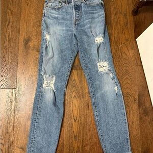 Levi's Women's Distressed Ankle Jeans - Light Blue